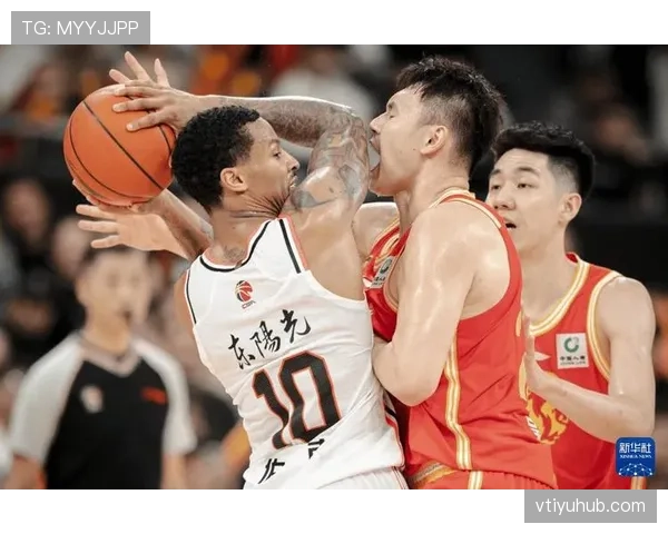 抢篮板球时常见的犯规行为及裁判如何判定 抢篮板球时常见的犯规行为及裁判如何判定
